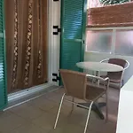 Ξενοδοχείο με διαμερίσματα Lenia