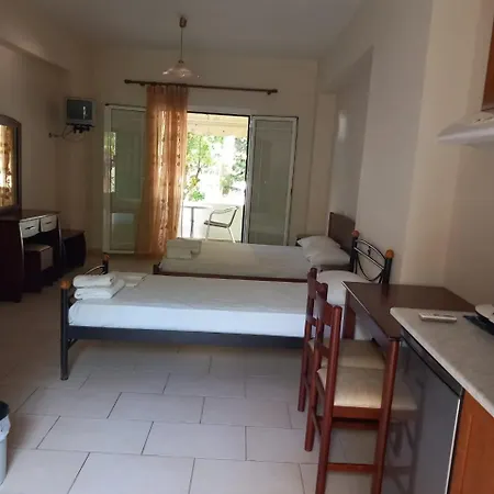 Lenia Aparthotel 2*