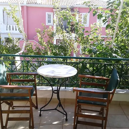 Lenia Aparthotel 2*