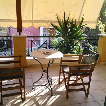 Lenia Lejlighedshotel Kalamítsi