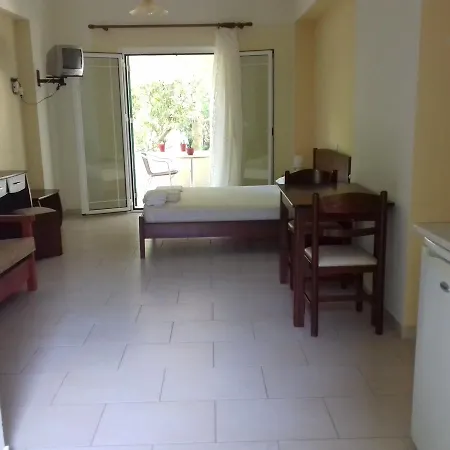 Lenia Apart Otel Kalamítsi