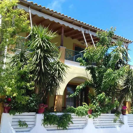 Lenia Aparthotel 2*