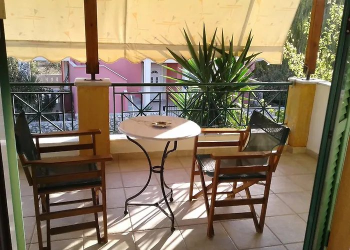 雷尼亚公寓式酒店 公寓式酒店 Kalamítsi